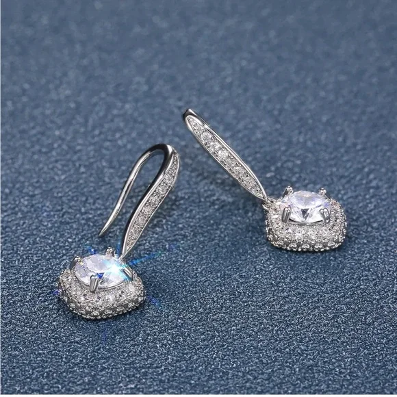 New Women’s 925 Silver Shiny Stud Diamond Earrings - Picture 4 of 4